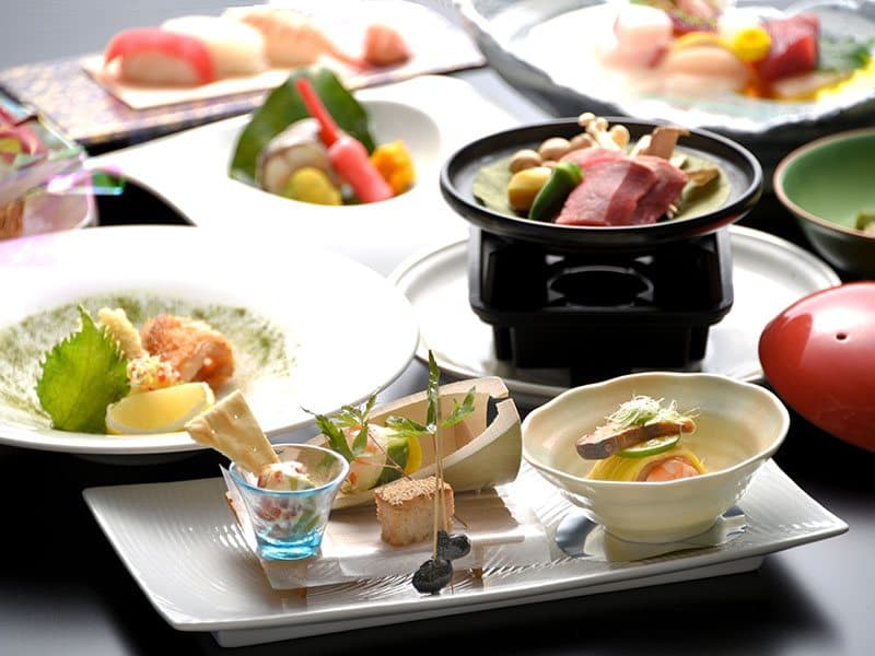 イタヤホテルの和食懐石コースをお楽しみ下さい♪