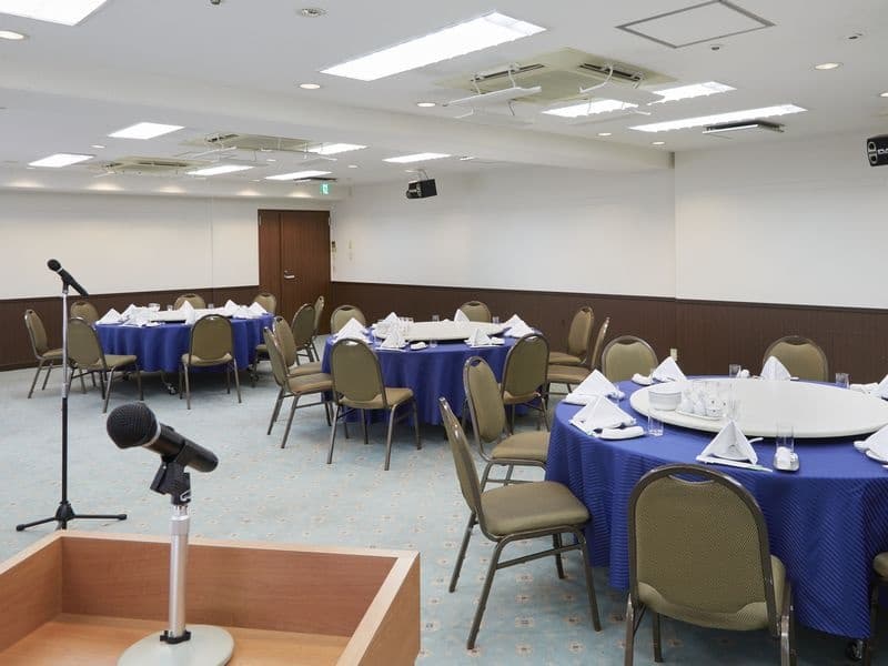 椿の間　着席40名様　立食50名様