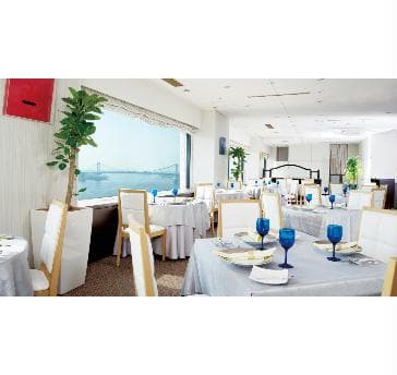 開放感のある【ブライトコースト】
着席60名/立食80名