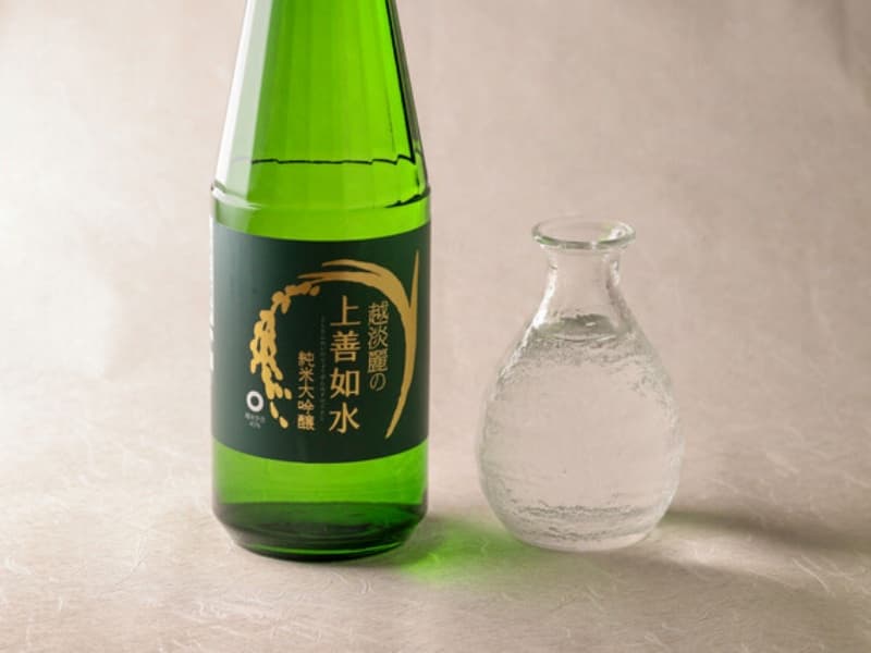 すっきりとした口当たりの「上善如水」、和食を優しく引き立てる定番銘柄
