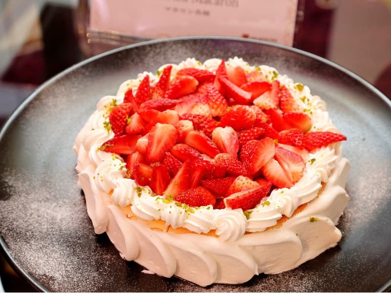 バースデーケーキや記念のケーキなど承ります
