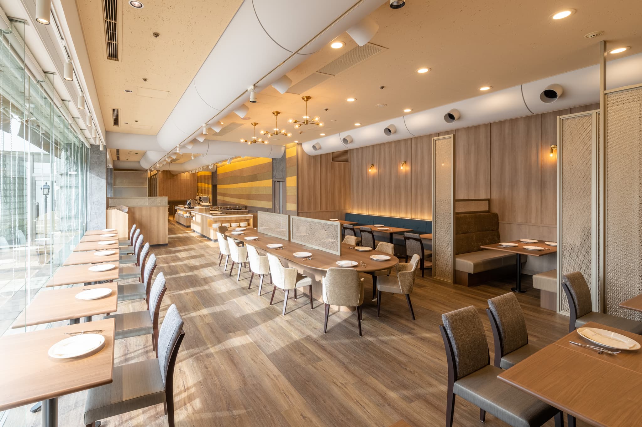 【ホテル日航つくば】本館2階 レストラン セリーナ（店内） 席数70席