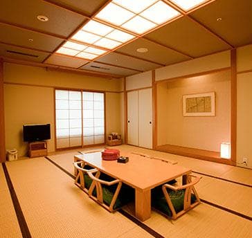 和室（15帖）
広めの和室はグループでのご利用にぴったりです