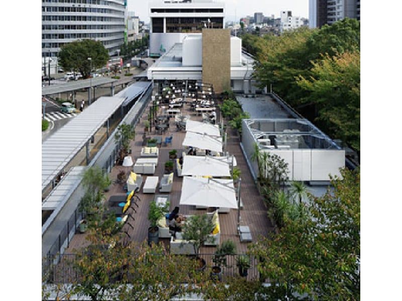テラス席も広く、開放感抜群！