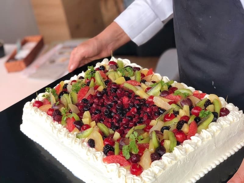ご要望にあわせて、ケーキもご用意いたします
