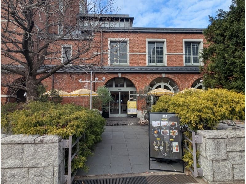 烏丸通りからの店舗