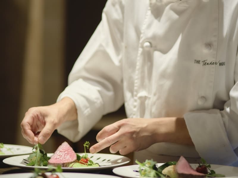 レストランだからこその味！お食事は皆さまからのリクエストにお応えする事も可能です。