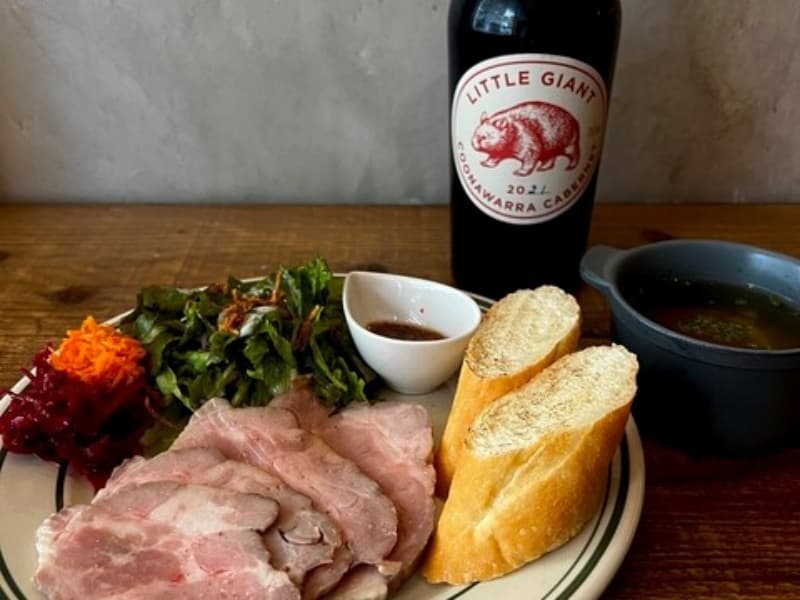 【Corner"洋"プラン】ローストポーク(ハニーマスタード添え)やシュクメルリ(もも肉のクリーム煮)を中心に、人気洋食を堪能できるプラン。
