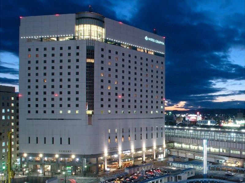 JR岡山駅すぐでアクセス抜群！
大小豊富な会場と、ホテルクオリティのおもてなしと料理で多様なニーズにお応えいたします。