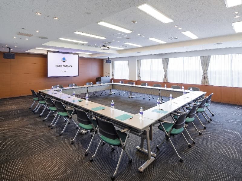スカイルーム「219㎡」
三分割可

用途に応じ設営致します。
経験豊富なスタッフまでご相談下さいませ。