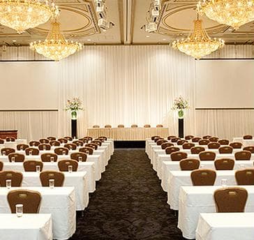 ■ヴェルサイユ
会議 80名～800名（スクール形式）