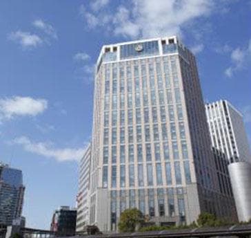 『横浜駅西口』 より徒歩1分
横浜ベイシェラトンは、魅力的な観光スポットにも至便なロケーションにあり、周囲に多彩な商業施設を有し、ショッピング・観光・ビジネスの拠点としてあらゆるシーンでご利用いただける皆様の心と心をつなぐホテルです。