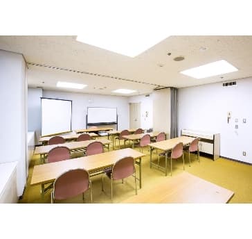 ３４㎡　スクール形式　２５名まで可　２分割も可