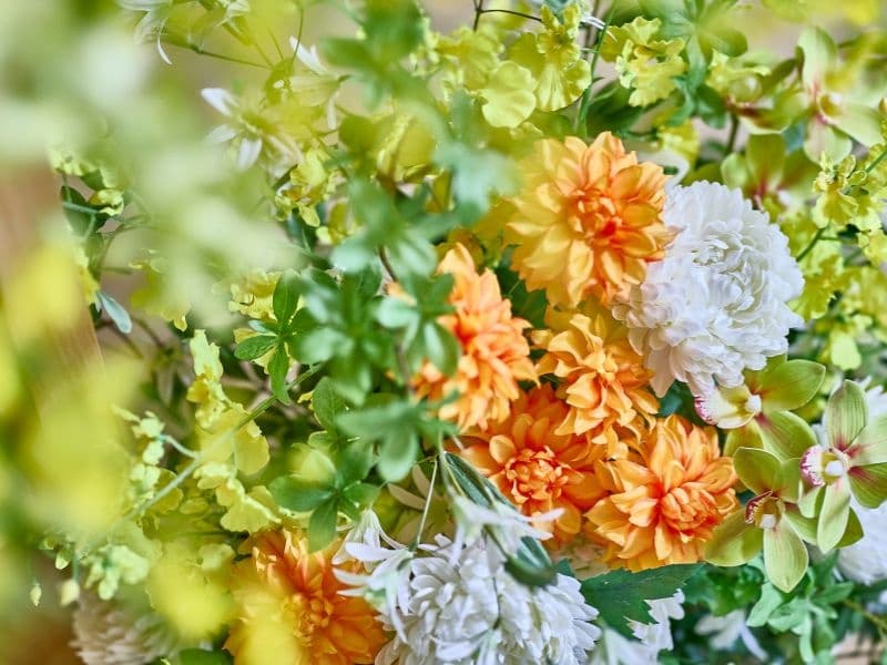フローリストが常駐しているので「装花」のご相談にも応じます！「花束、卓上花など」お任せください！