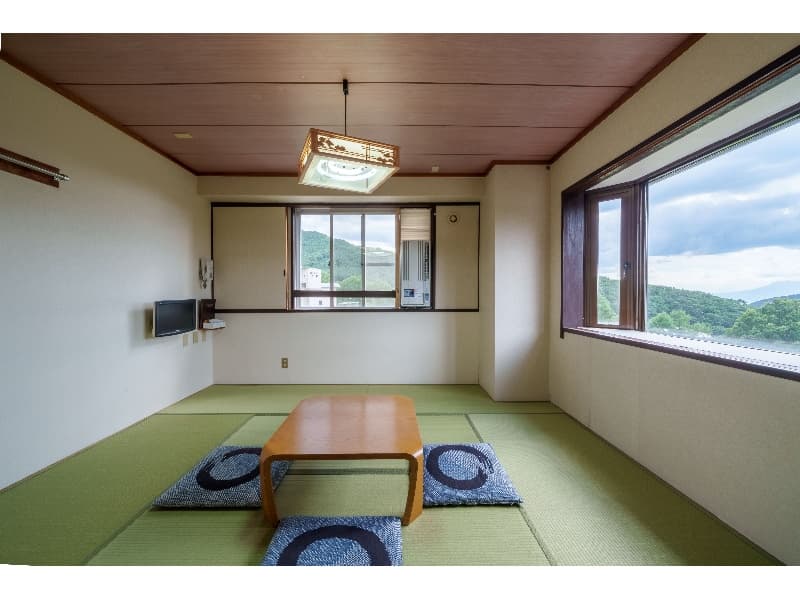 西館和室8畳
西館の和室の基本部屋です