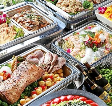 ボリュームたっぷりのビュッフェ料理