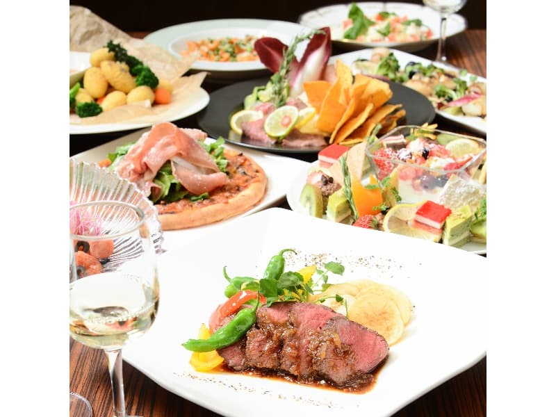 4000円～飲み放題付コース
ボリューム満点なお料理
飲み放題も多彩な種類をご用意