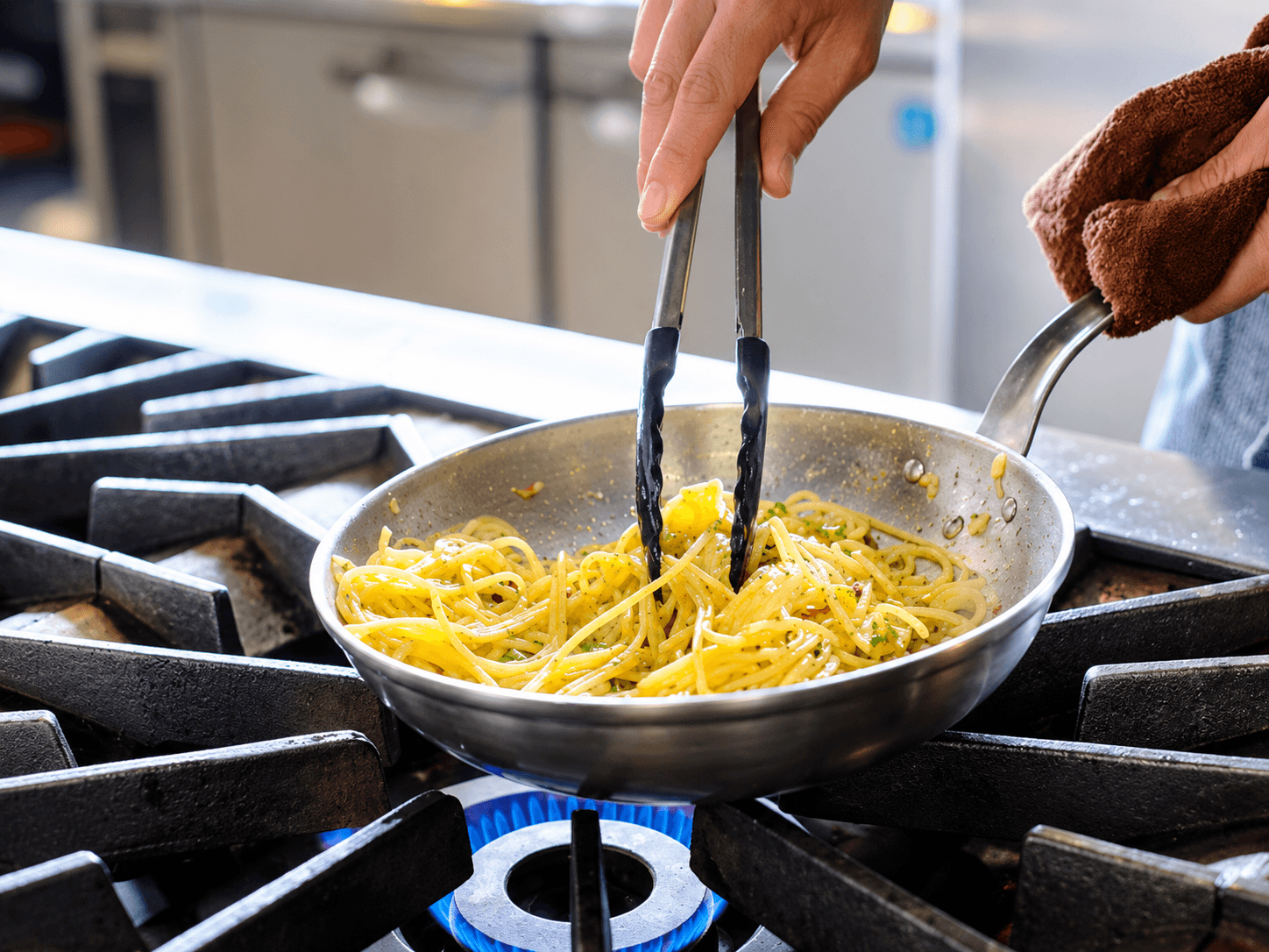 シェフ特製、手作りのパスタが人気です。