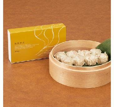 【冷凍】肉焼売（8個入り）1,296円（税込）
東天紅の焼売
海老、干し貝柱などの贅沢な素材からの旨みで、調味料無しでも美味しく召し上がっていただけます。