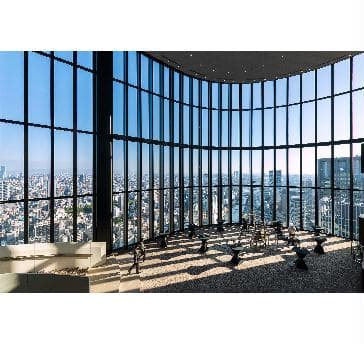 ホテルのコンセプト「Your Address in the Sky -雲をつきぬけて-」
地上200メートルの高さから大阪の街並みやスカイライン、川、海、遠くには山々が見え、最高のパノラマが皆様をお出迎えいたします。
