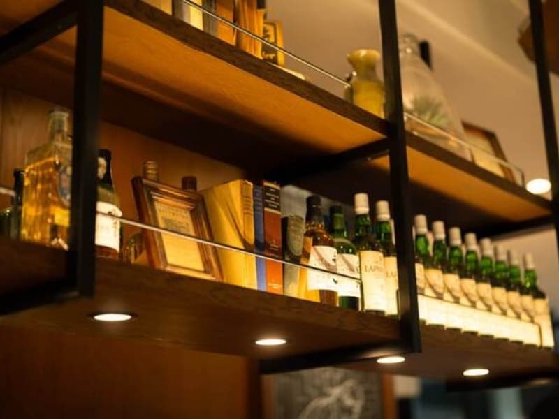 お酒の種類も豊富に取り揃えております。