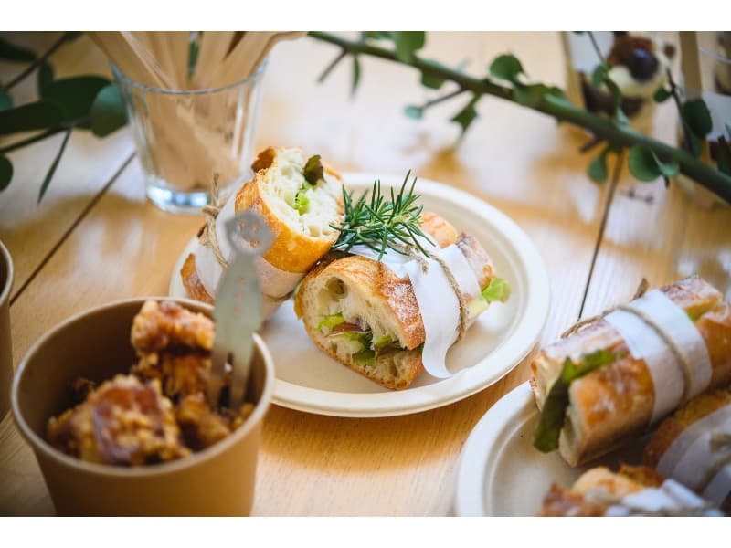 旬や産地にもこだわった食材はレストランならでは