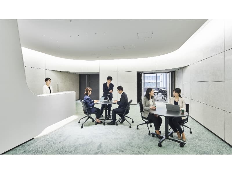 RoomA+Bのご予約でラウンジも自由にご利用いただけます。