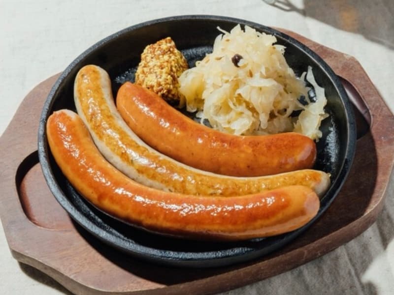 ソーセージ3種盛り/three sausage platter