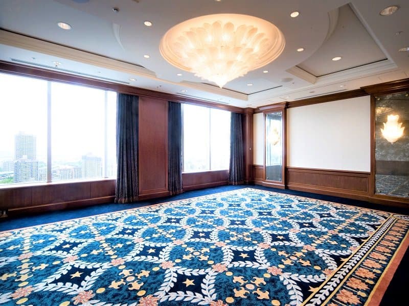 オリオン
・面積：69m²　　天井高：3.6m
・カクテルブフェ：30名、正餐：24名、シアター：50名、スクール：24名