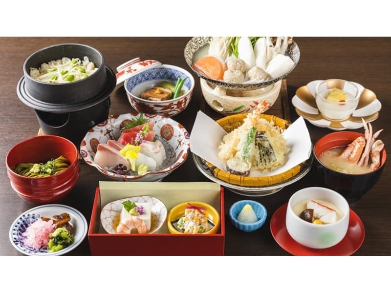 御料理一例です。季節により器と内容が変ります。