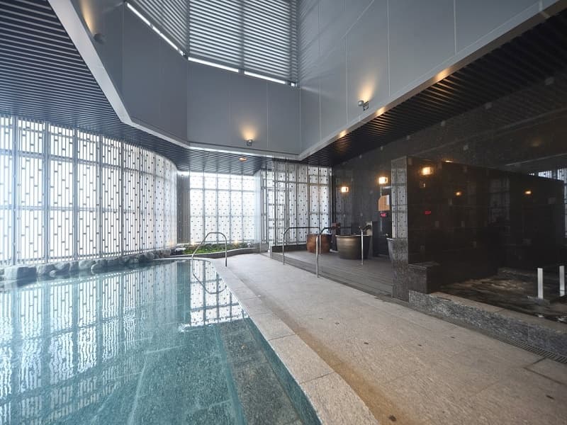 【4階 大浴場「玄要の場」】
露天風呂では3種類のお風呂をご用意しております