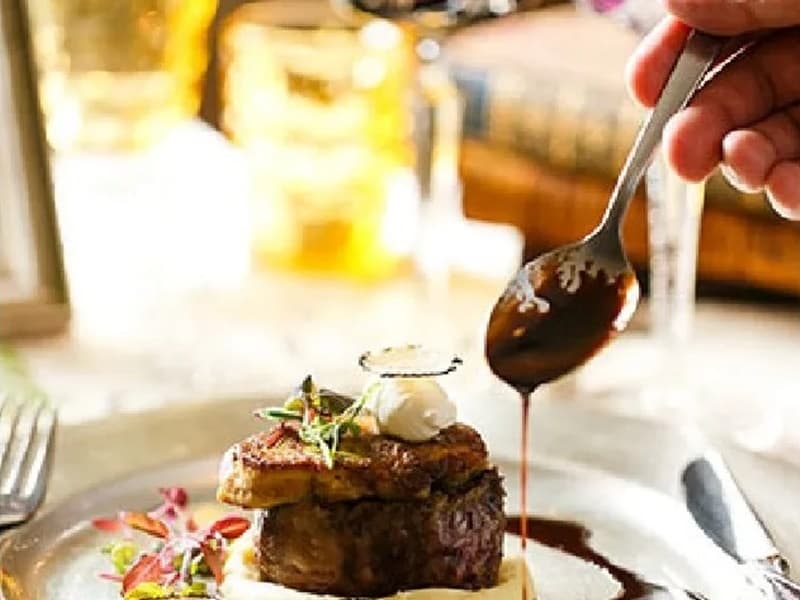 ◆お料理◆

セントオルコットガーデンのお料理のこだわりは、「地産地消」「手作り」。新鮮な食材を使用し、手作りにこだわったフレンチ。
時代にとらわれる事なく、「美味しい」と思える料理は懐かしい思い出と温かさのある味