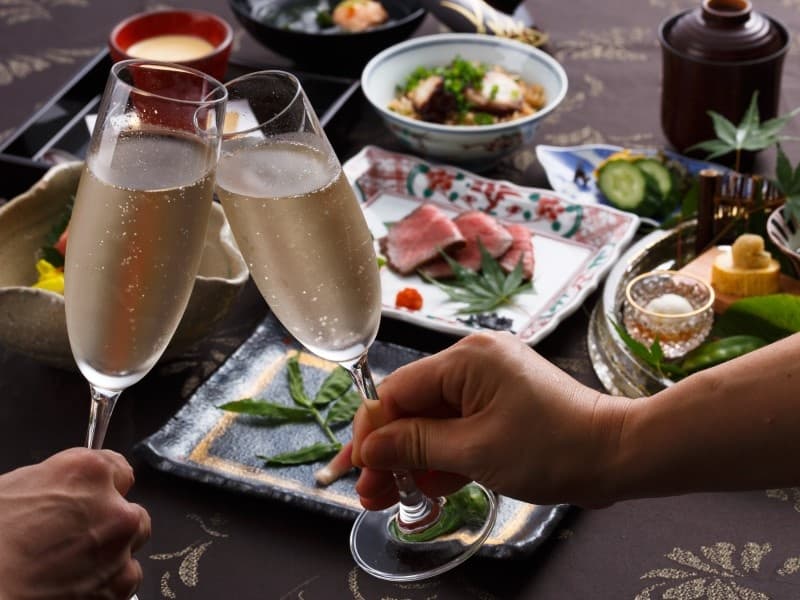 ■料理イメージ■

四季に合わせ旬な食材で季節の❝恵み❞をご堪能下さい