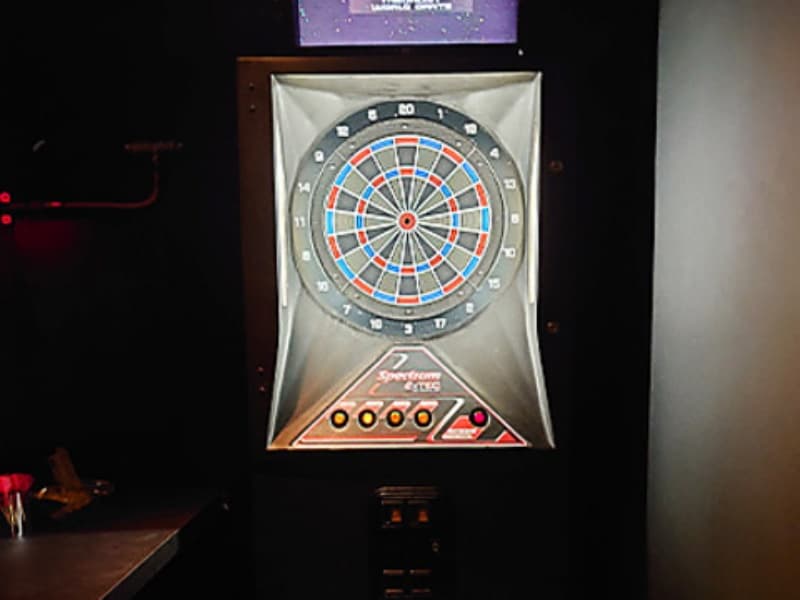 ダーツボードでは、様々なゲームやチャレンジを楽しむことができる
