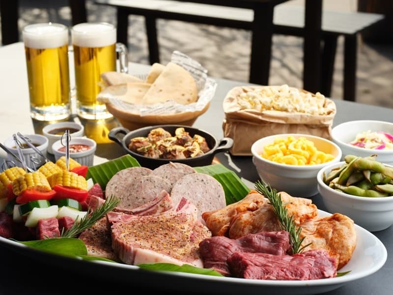 【お料理一例】
テラス席ではBBQもお楽しみいただけます！