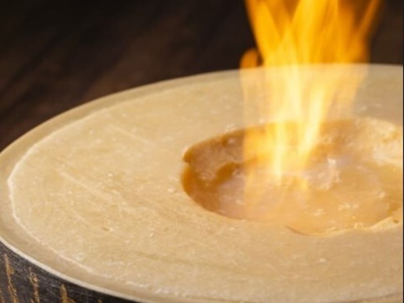 ホールチーズで仕上げる絶品チーズ料理