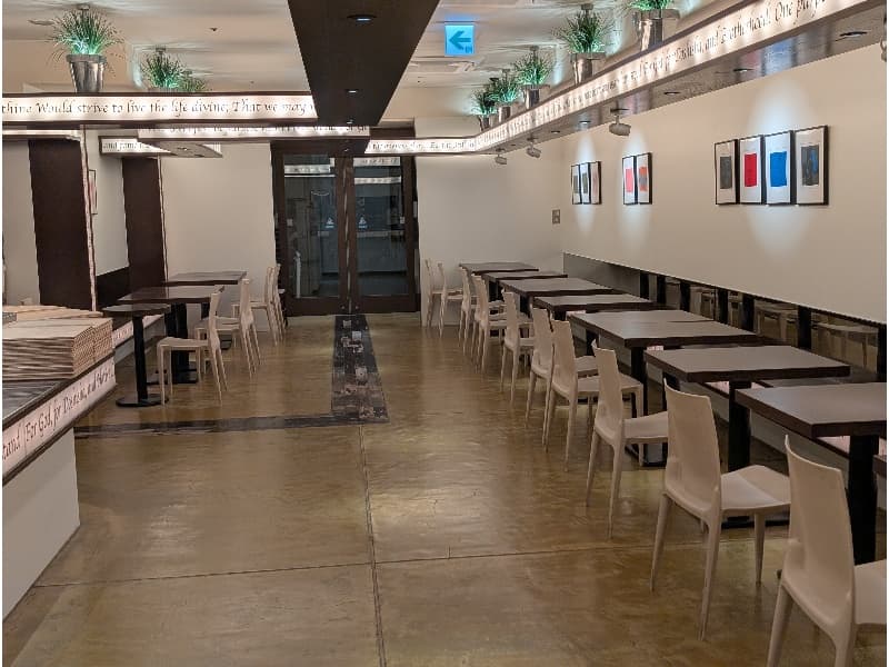 館内とつながってる方の会場フロア