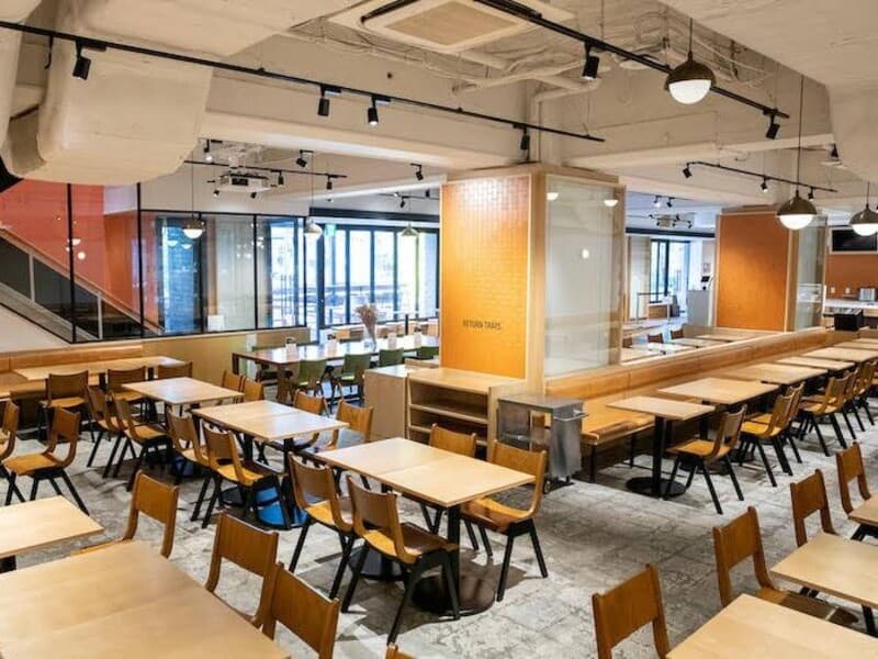 【会場】
着席120名・立食200名まで対応可能です。