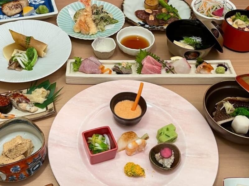 一膳ごとに丁寧に仕立てた料理人こだわりの逸品が揃う、上質な和の御膳