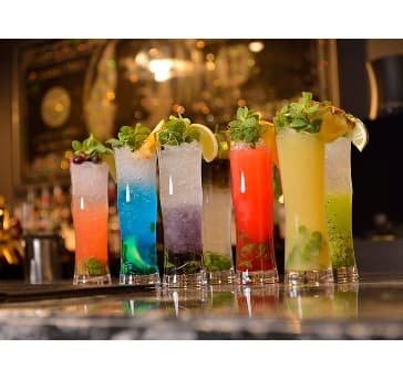 ≪スタンダードコース≫全120種120分飲み放題＋お好きなフード1品★お一人様3000円（金・土・祝前日・祝日は3300円）