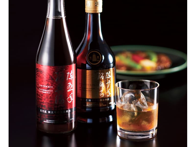 『紹興酒』
東天紅オリジナル　紹興酒5年、10年、15年とご用意しております。飲み比べをおすすめしております。