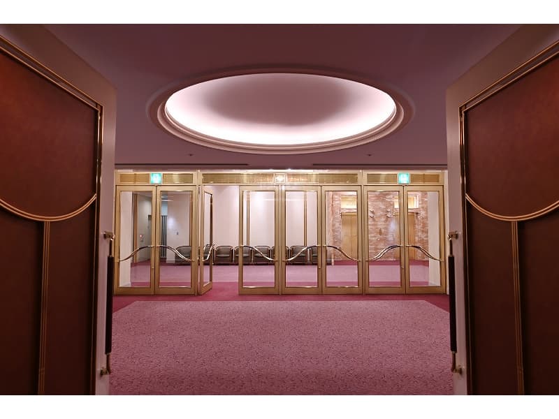 ホール２Fのエントランス