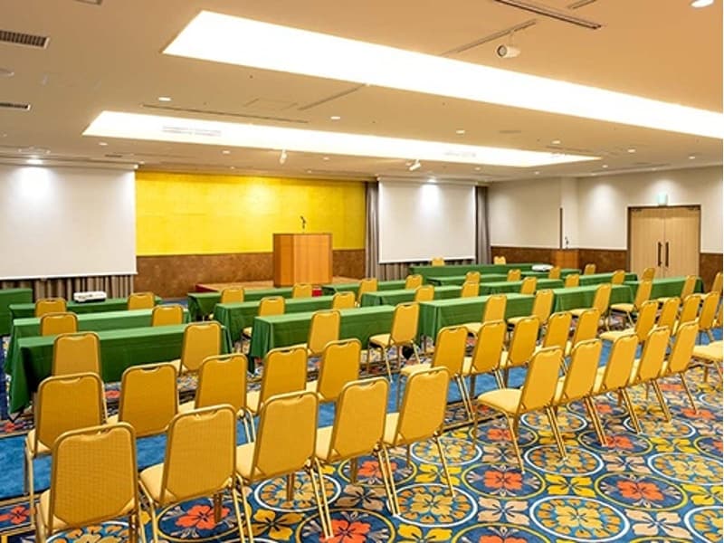 イベントのご担当や幹事役が初めての方でも、ご計画段階からその後の段取りまで丁寧にサポートいたしますので安心してお任せください。ご宴会・会議の当日も、イベントがスムーズに進むよう、ホテルスタッフが細やかにお手伝いします。
