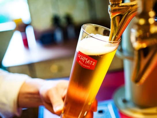 注ぎたてのクラフトビールで、華やかな乾杯を