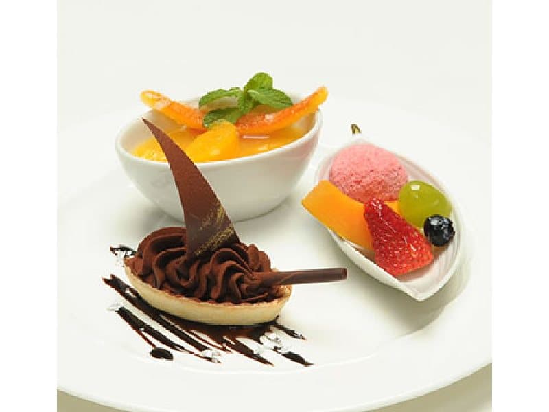 コース料理の最後を彩るデザート。女性のみなさまから大好評！