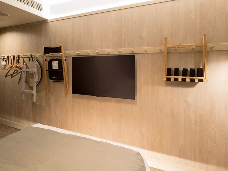 50インチTV、壁掛け収納家具