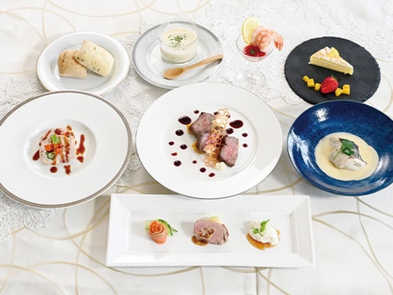 ホテルならではの上質なお料理とおもてなしで、各種ご宴会を華やかに演出いたします。ご予算やご利用人数に合わせて選べるプランをご用意しておりますので、お気軽にご利用ください。