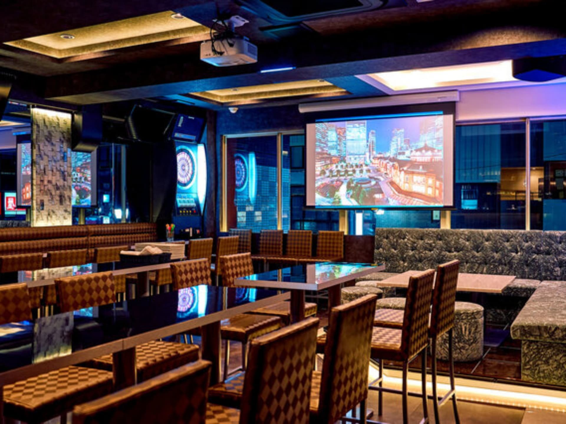 RAISE MEGURO BAR & KARAOKE・DARTS レイズ目黒店 - 貸切バー＆カラオケ・ダーツの画像1枚目