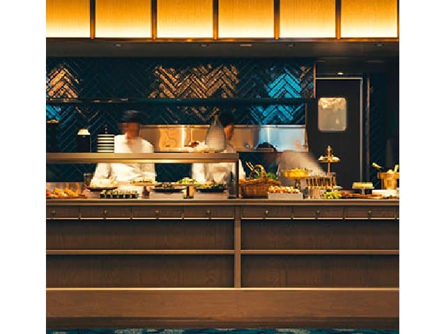 4F THE DINING ROOM。
オープンキッチンがあり、お料理を五感で楽しんでいただくことができる会場です。