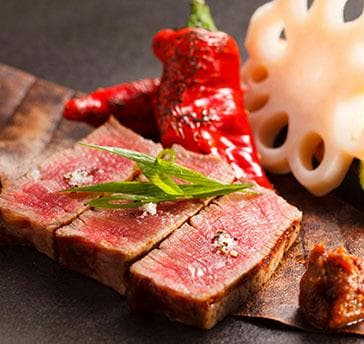 ■KYOTO Cuisine（メイン料理）
黒毛和牛の網焼き　山椒ソース
※季節により内容変更。